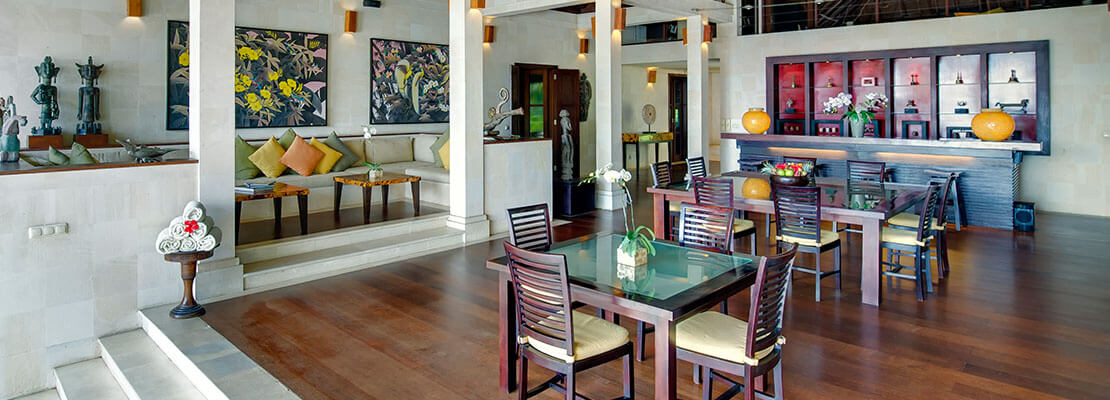 Villa Mandalay - Living and dining room